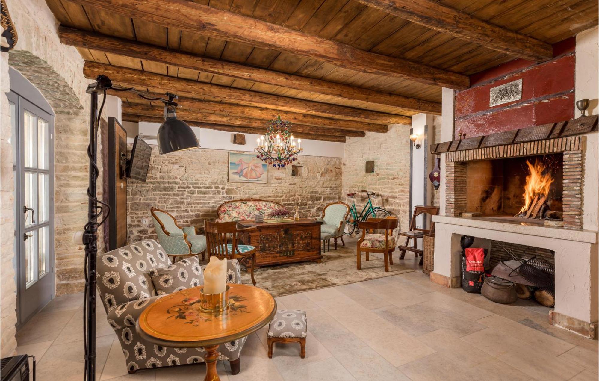 Amazing Home In Foli With Kitchen Exteriér fotografie
