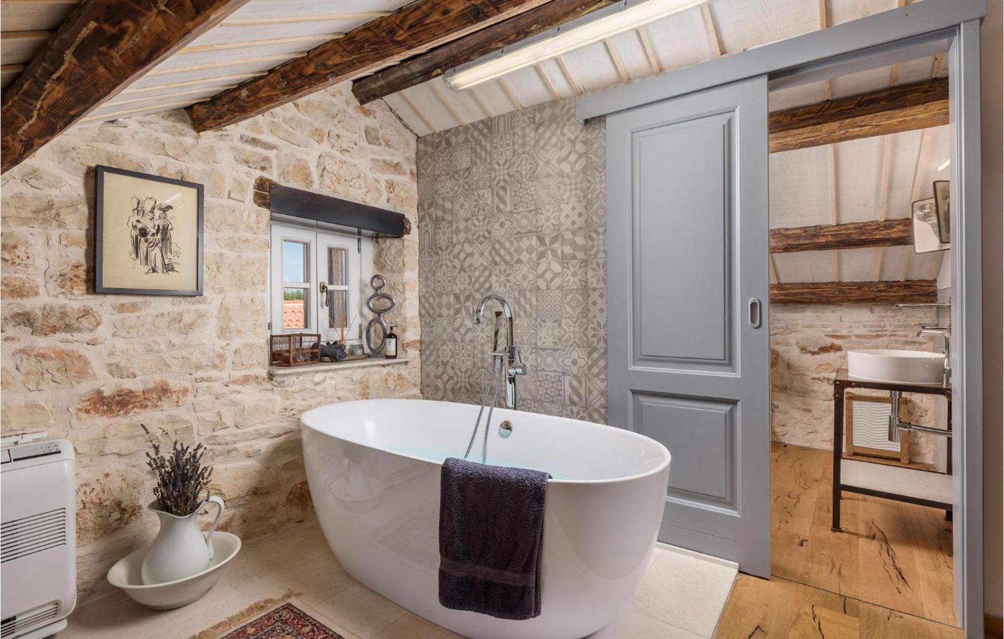 Amazing Home In Foli With Kitchen Exteriér fotografie